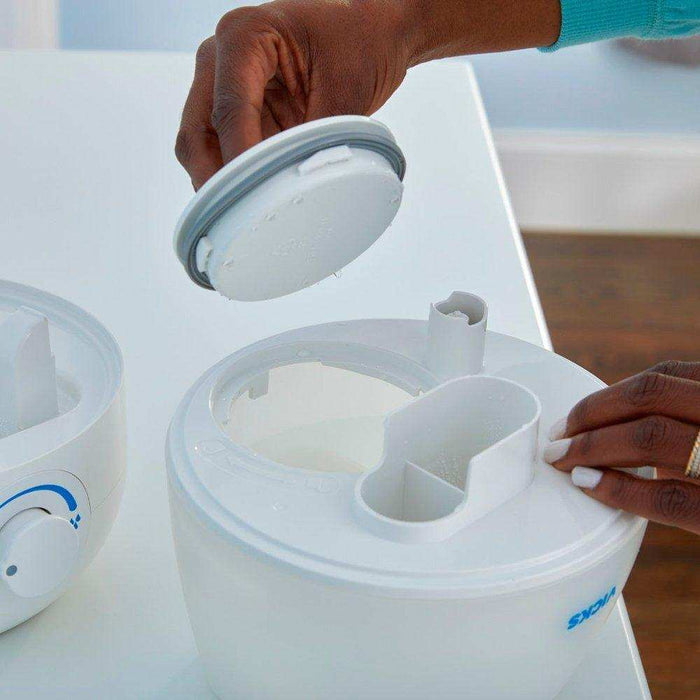 Vicks Top Fill 0.5 gallon Ultrasonic Cool Mist Humidifier - White - Elvoros